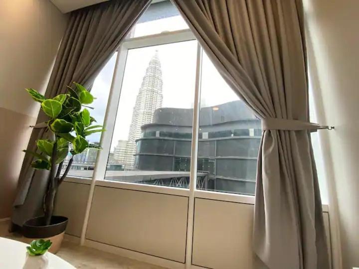 Sky Suites Klcc By Pnut Kuala Lumpur Exterior photo